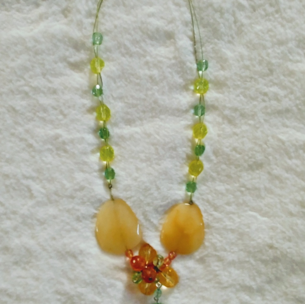 Yellow stone and bead necklace